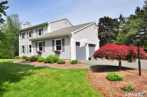 22 Pebblebrook Windsor CT 06095