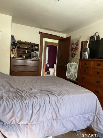 1924 Stratfield Road Fairfield CT 06825