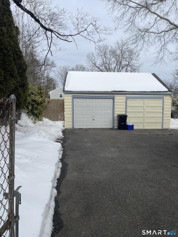 1924 Stratfield Road Fairfield CT 06825