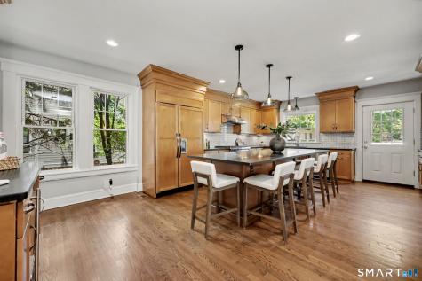 594 Stratfield Road Fairfield CT 06825