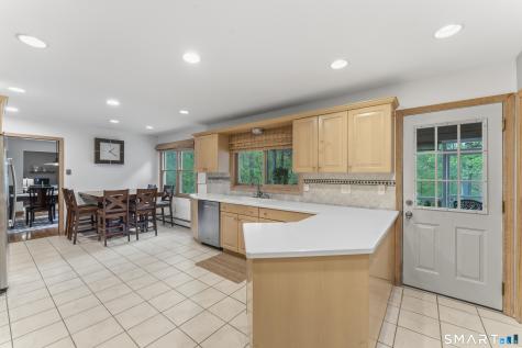 80 Mariner Circle Trumbull CT 06611