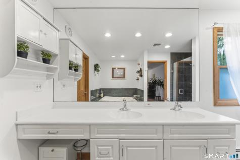 80 Mariner Circle Trumbull CT 06611