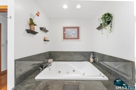 80 Mariner Circle Trumbull CT 06611