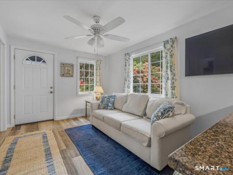 41 Spring Glen Road East Lyme CT 06357