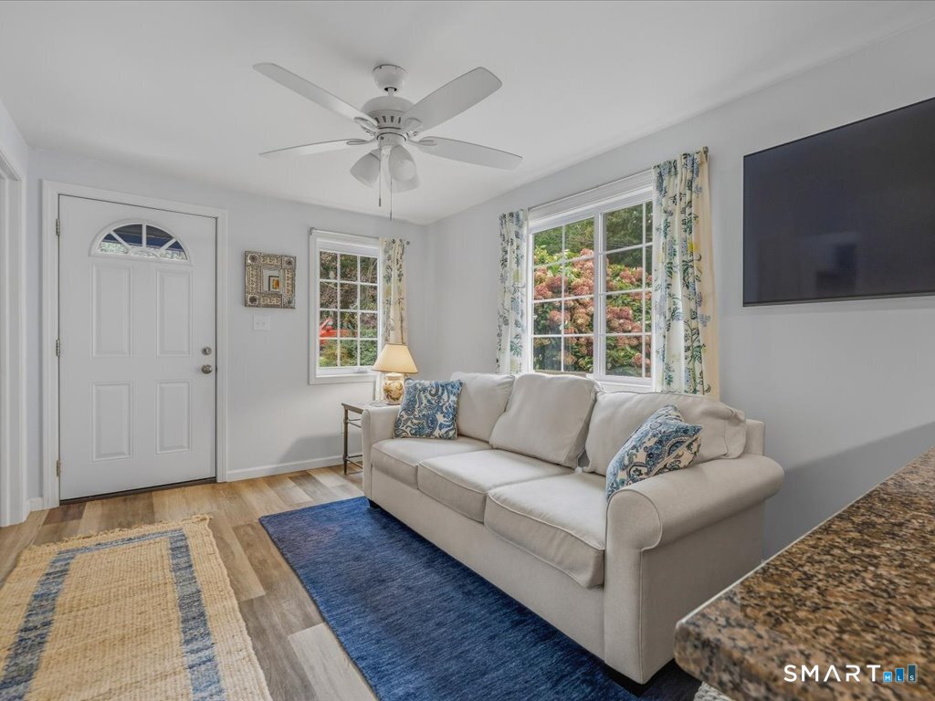 41 Spring Glen Road East Lyme CT 06357