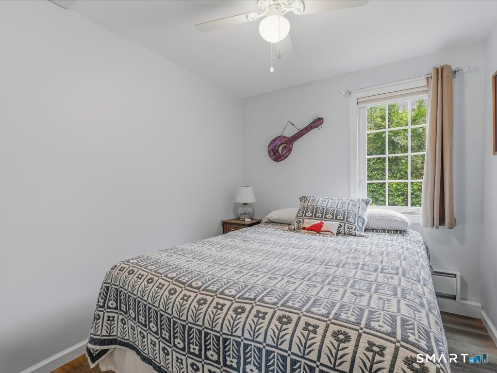 41 Spring Glen Road East Lyme CT 06357