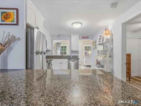 41 Spring Glen Road East Lyme CT 06357