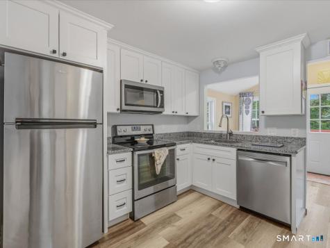 41 Spring Glen Road East Lyme CT 06357