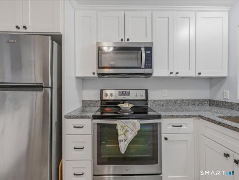 41 Spring Glen Road East Lyme CT 06357