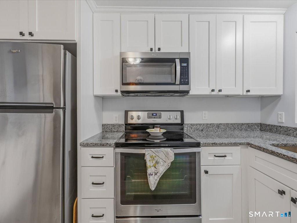 41 Spring Glen Road East Lyme CT 06357