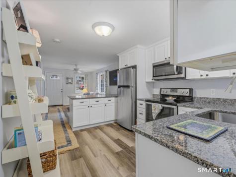 41 Spring Glen Road East Lyme CT 06357