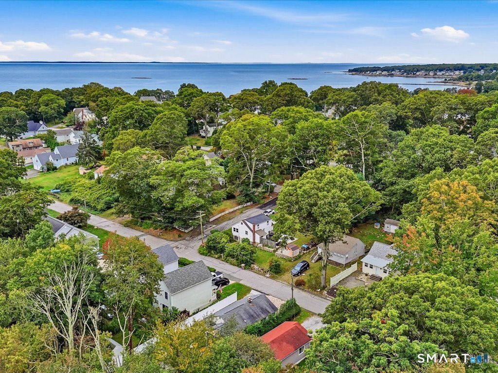 41 Spring Glen Road East Lyme CT 06357