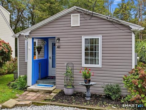 41 Spring Glen Road East Lyme CT 06357