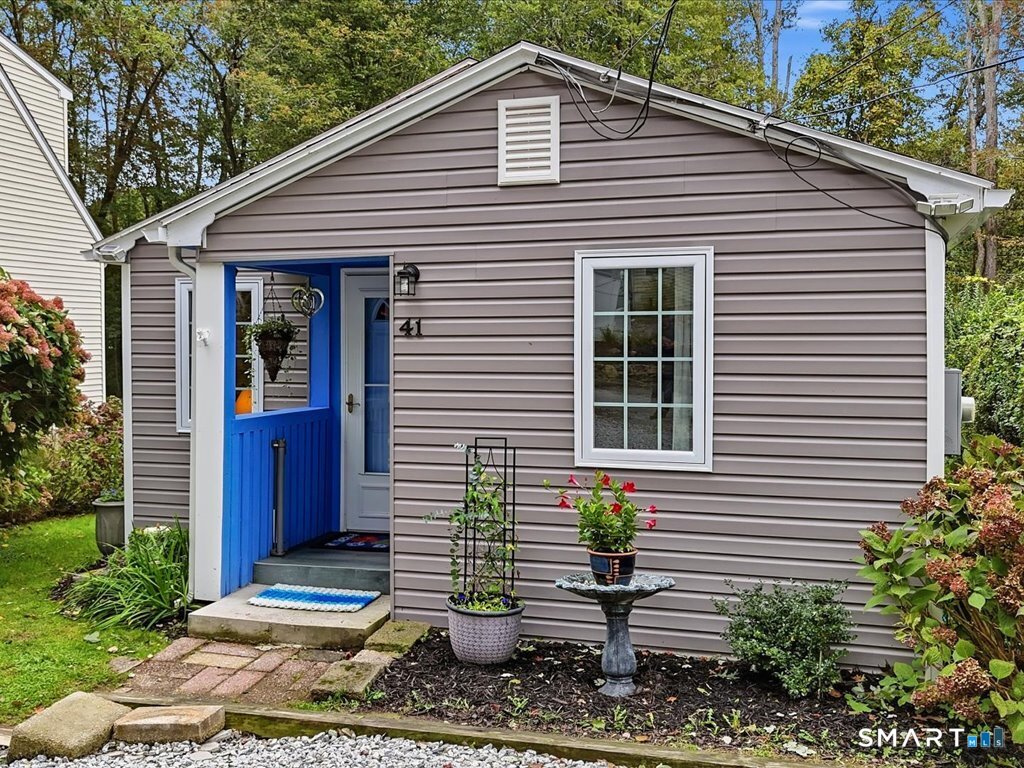 41 Spring Glen Road East Lyme CT 06357