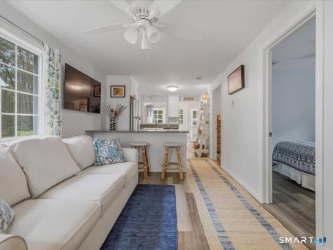 41 Spring Glen Road East Lyme CT 06357