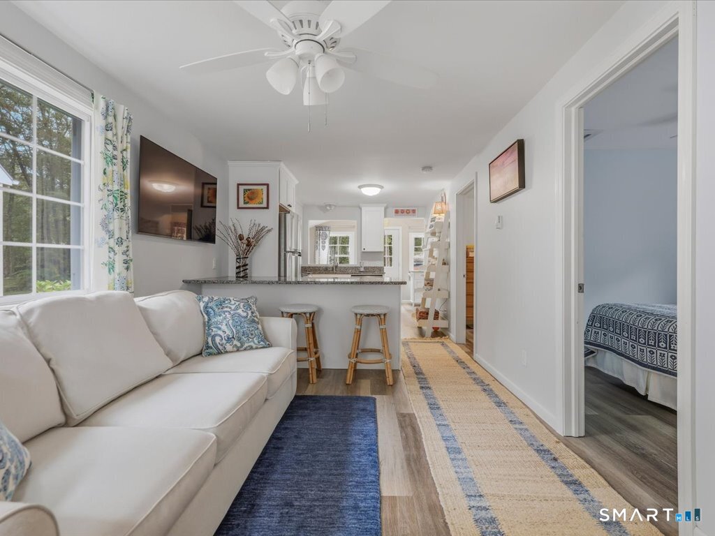 41 Spring Glen Road East Lyme CT 06357