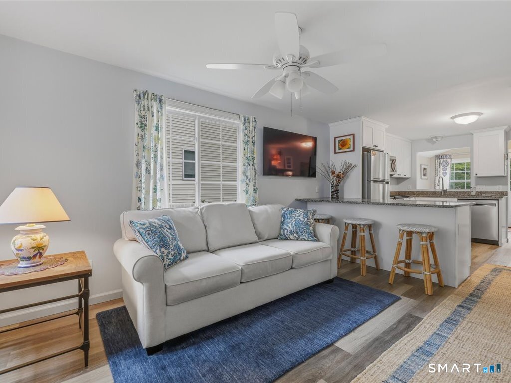 41 Spring Glen Road East Lyme CT 06357