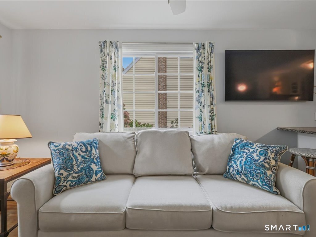 41 Spring Glen Road East Lyme CT 06357