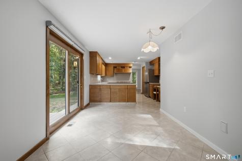 23 Walts Hill Bloomfield CT 06002