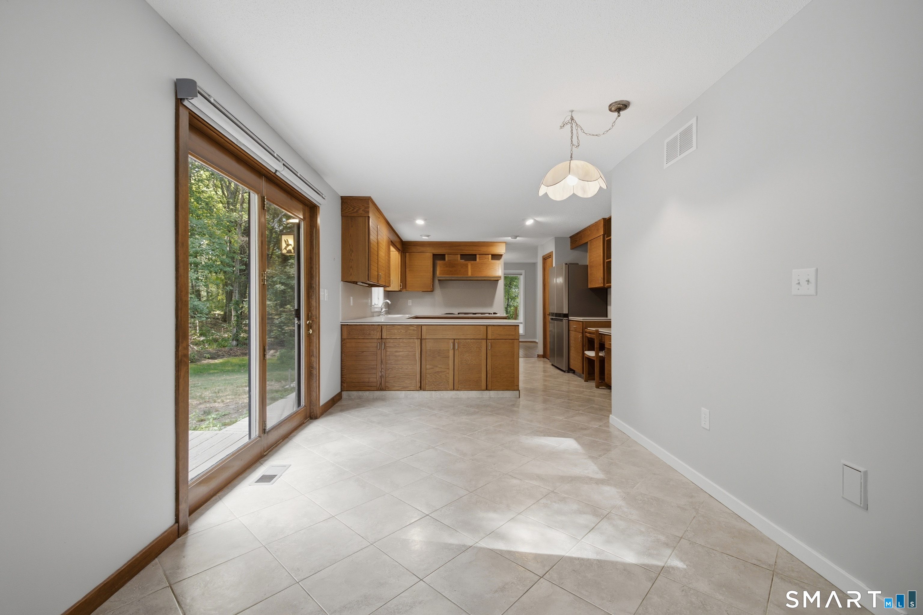 23 Walts Hill Bloomfield CT 06002