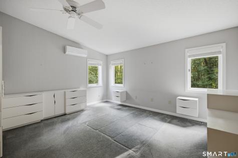 23 Walts Hill Bloomfield CT 06002