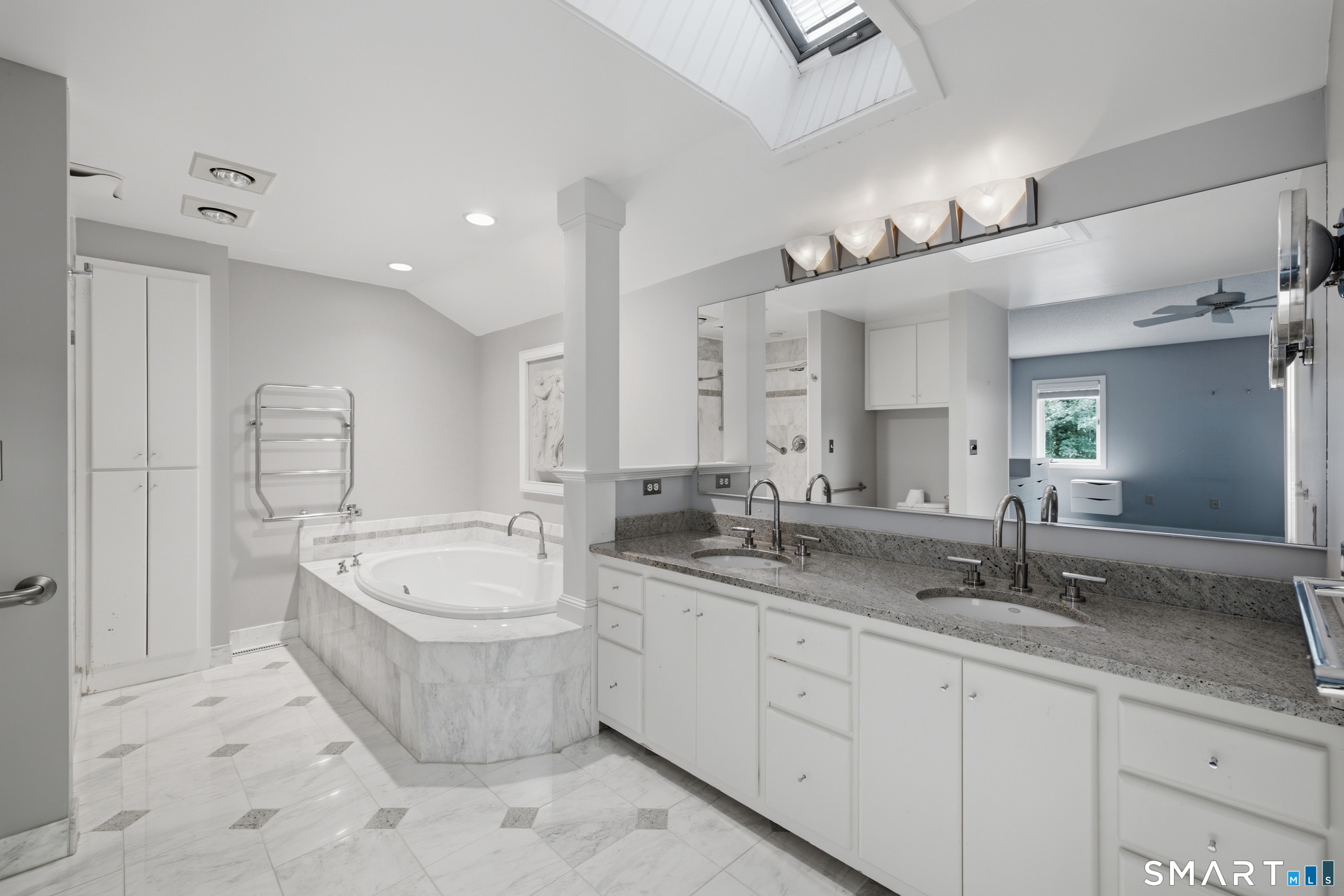 23 Walts Hill Bloomfield CT 06002