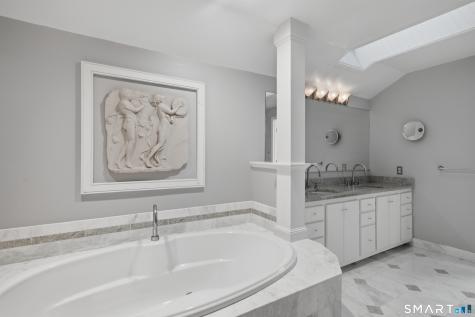 23 Walts Hill Bloomfield CT 06002