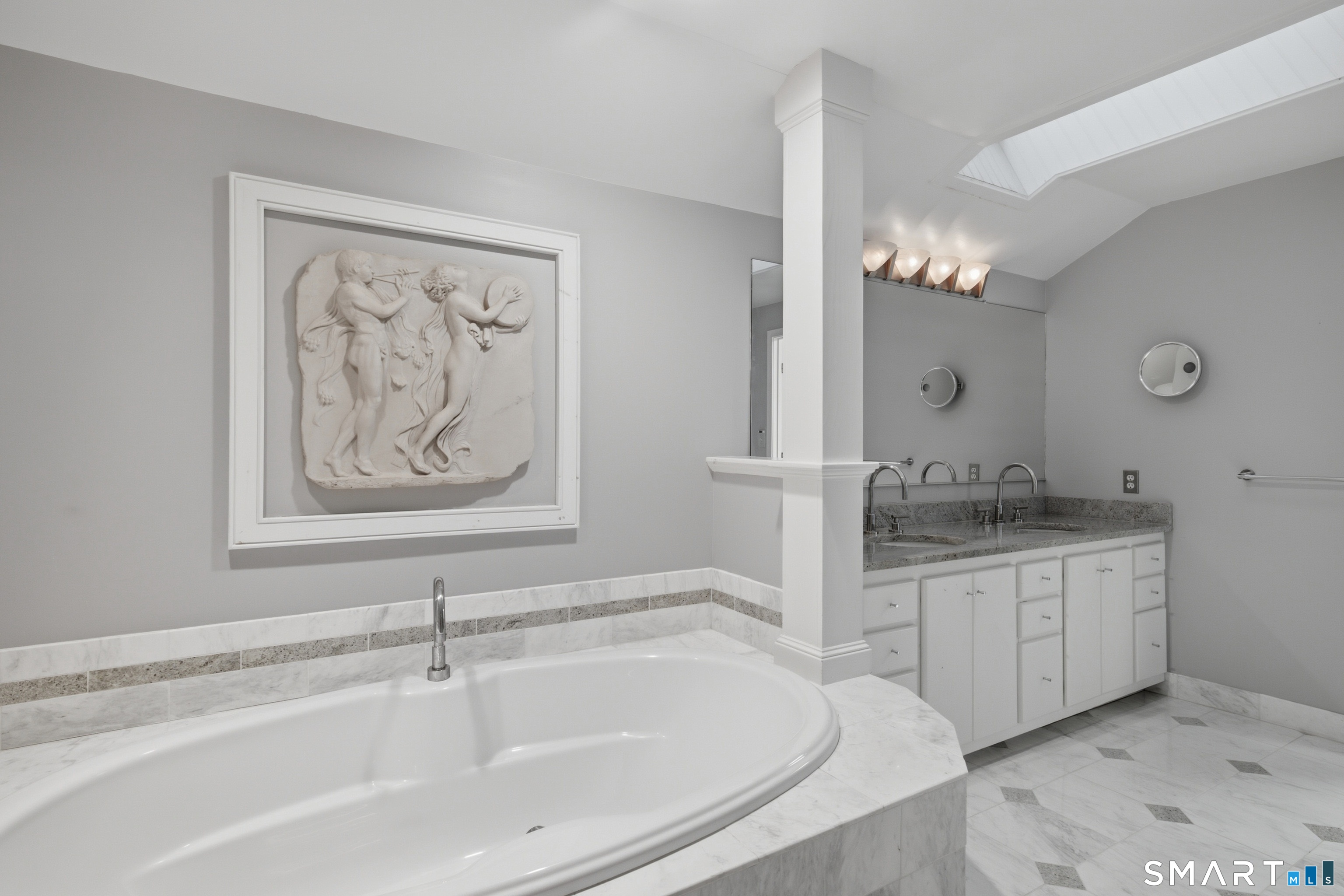 23 Walts Hill Bloomfield CT 06002