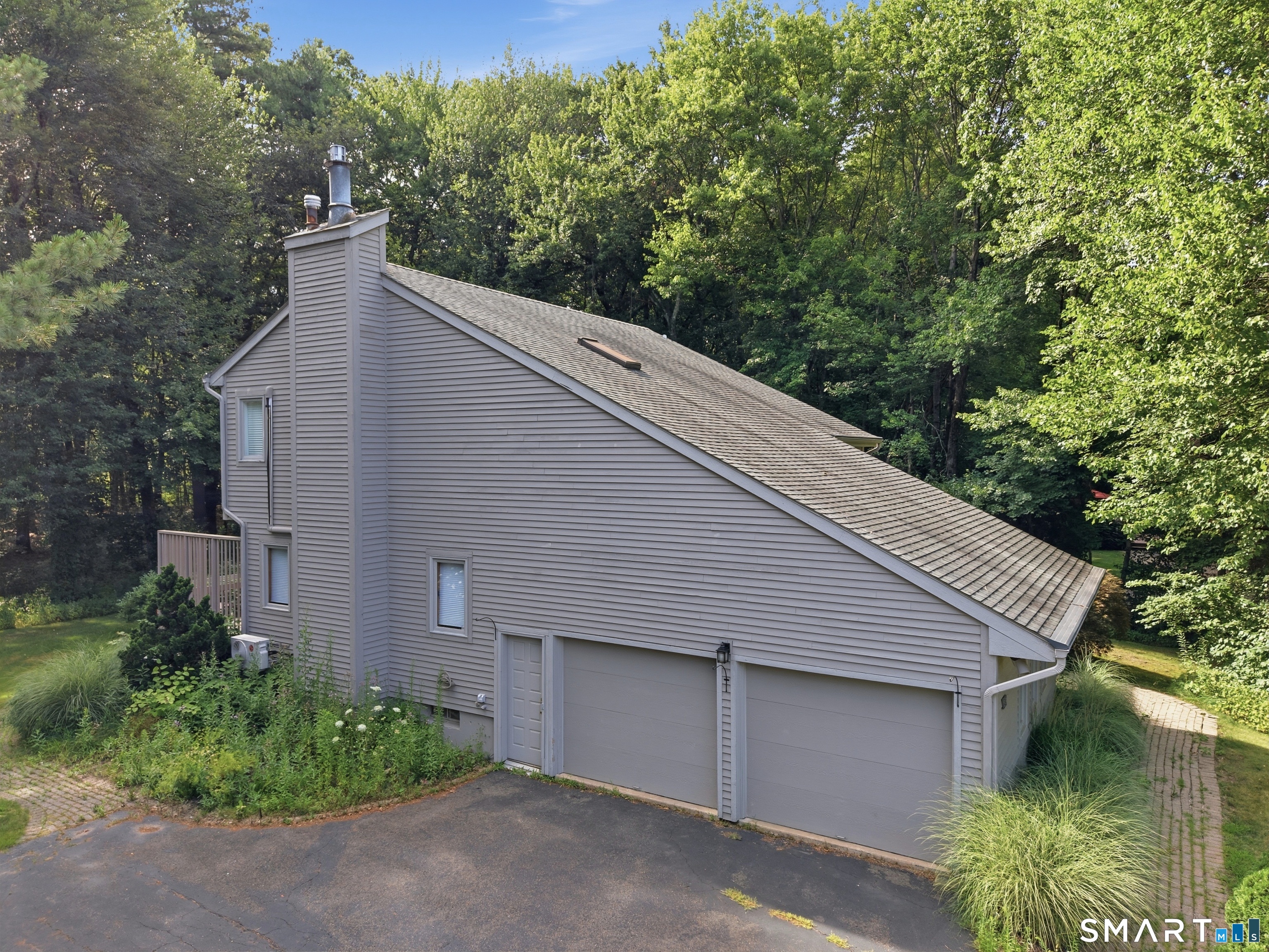 23 Walts Hill Bloomfield CT 06002