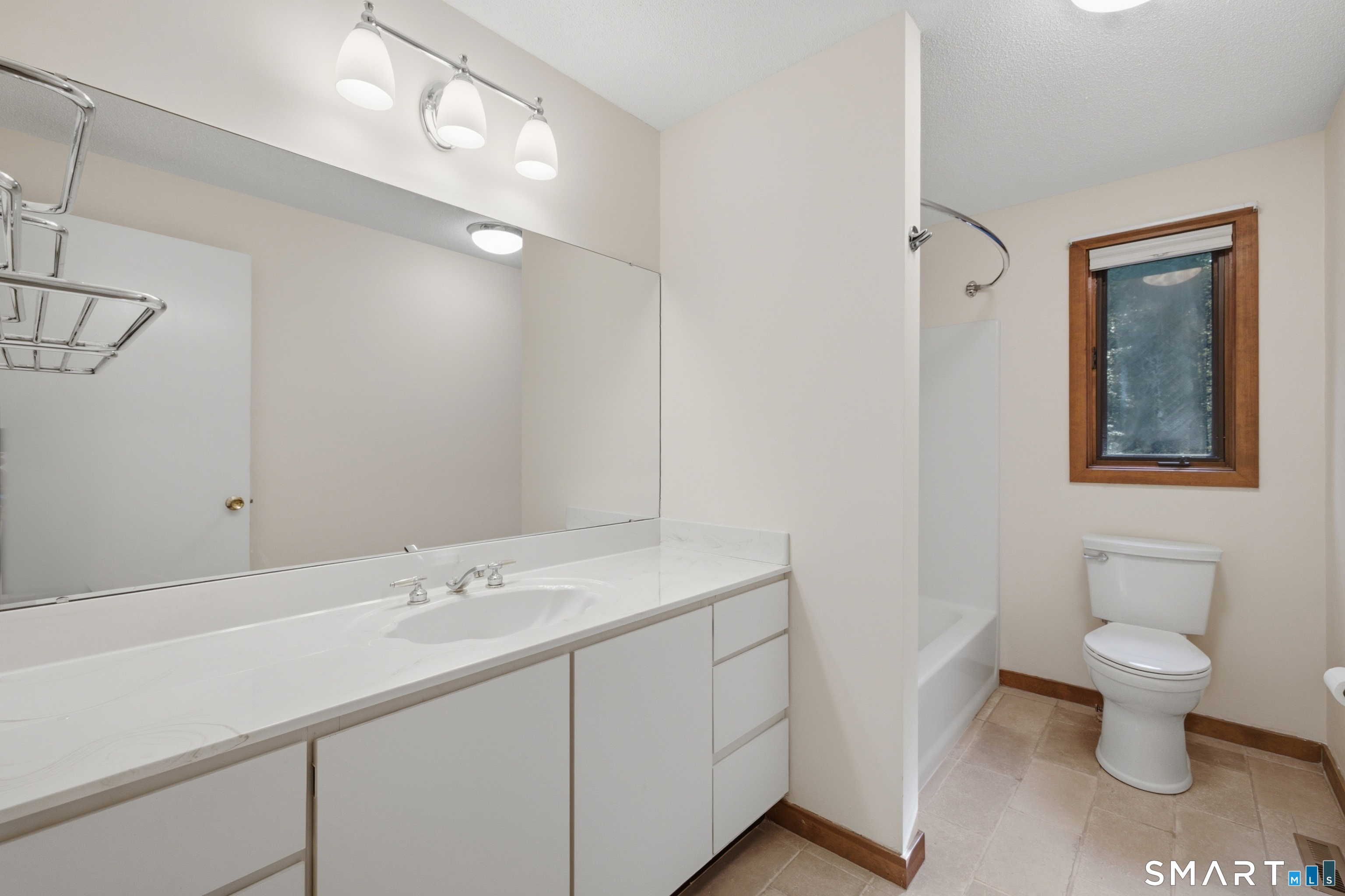 23 Walts Hill Bloomfield CT 06002
