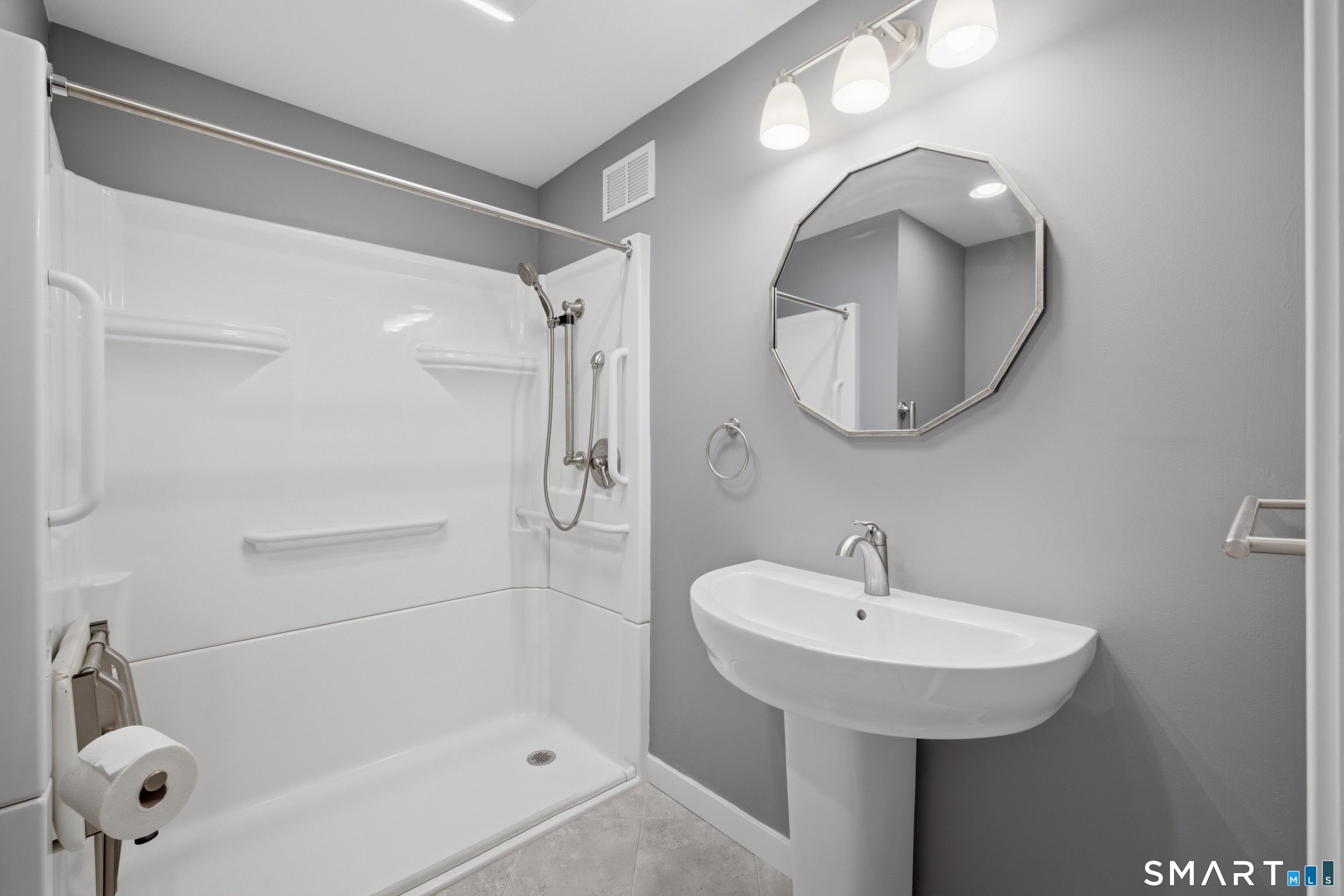 23 Walts Hill Bloomfield CT 06002