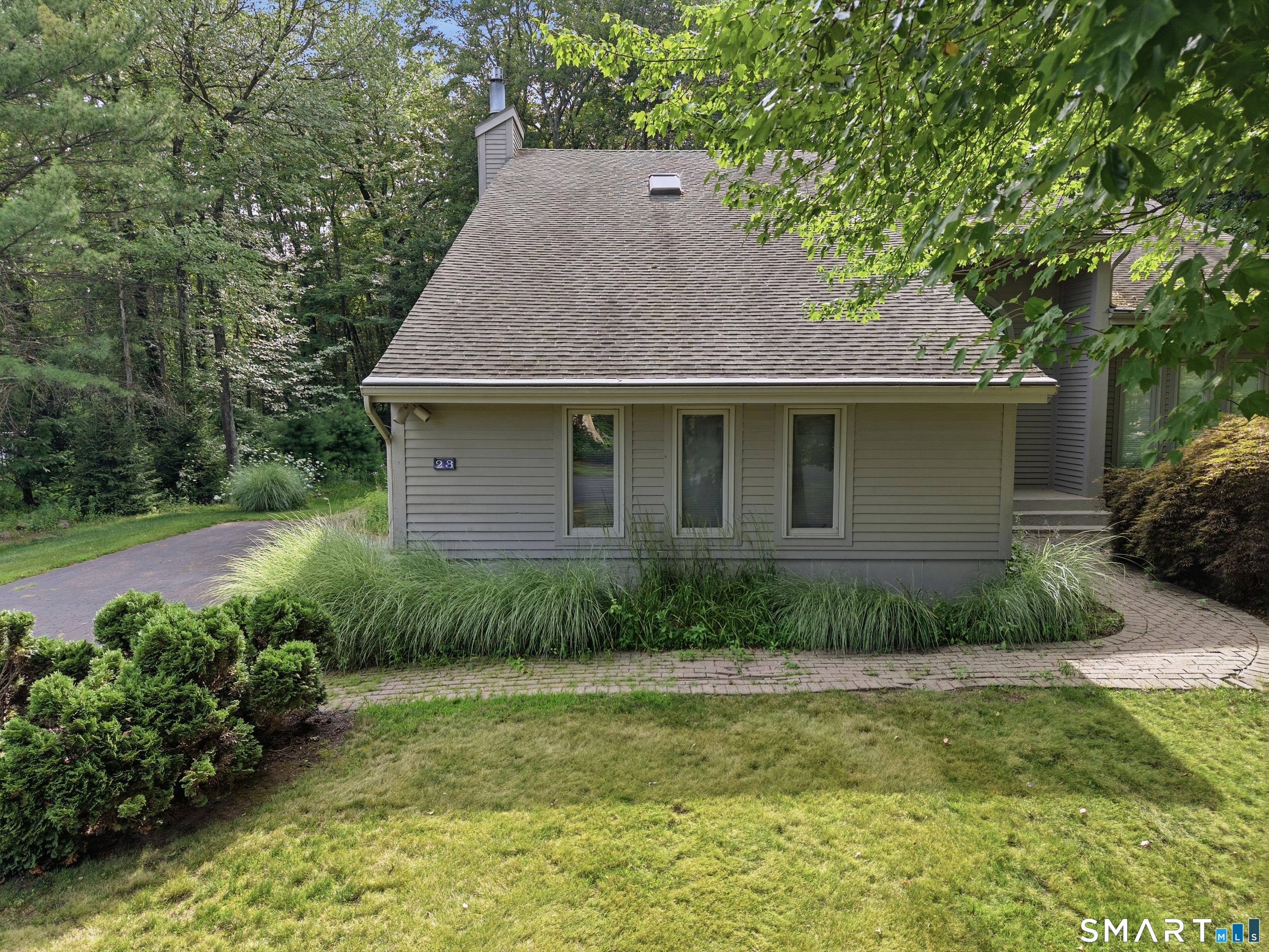 23 Walts Hill Bloomfield CT 06002