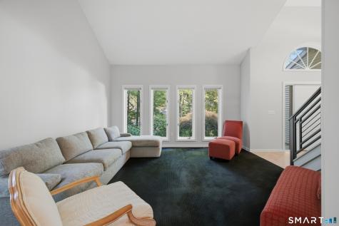 23 Walts Hill Bloomfield CT 06002