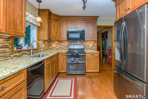 165 Pruett Place Montville CT 06370