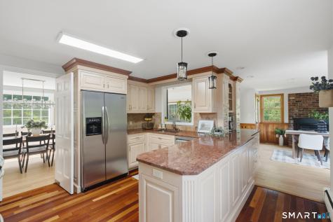 165 Woodpond Road West Hartford CT 06107