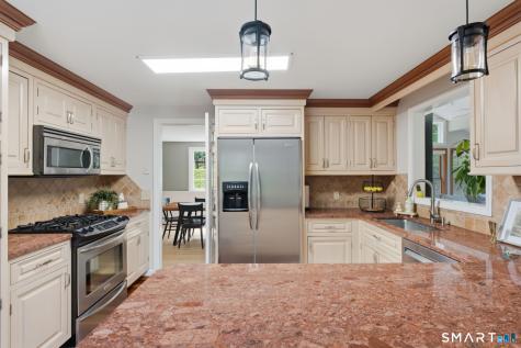 165 Woodpond Road West Hartford CT 06107