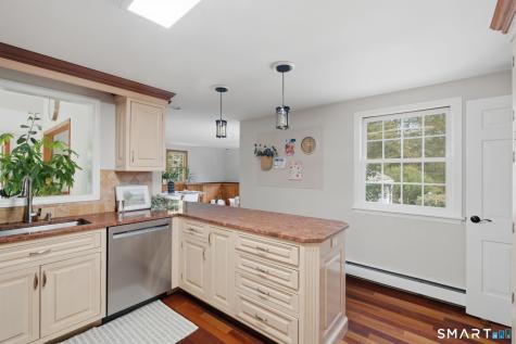 165 Woodpond Road West Hartford CT 06107