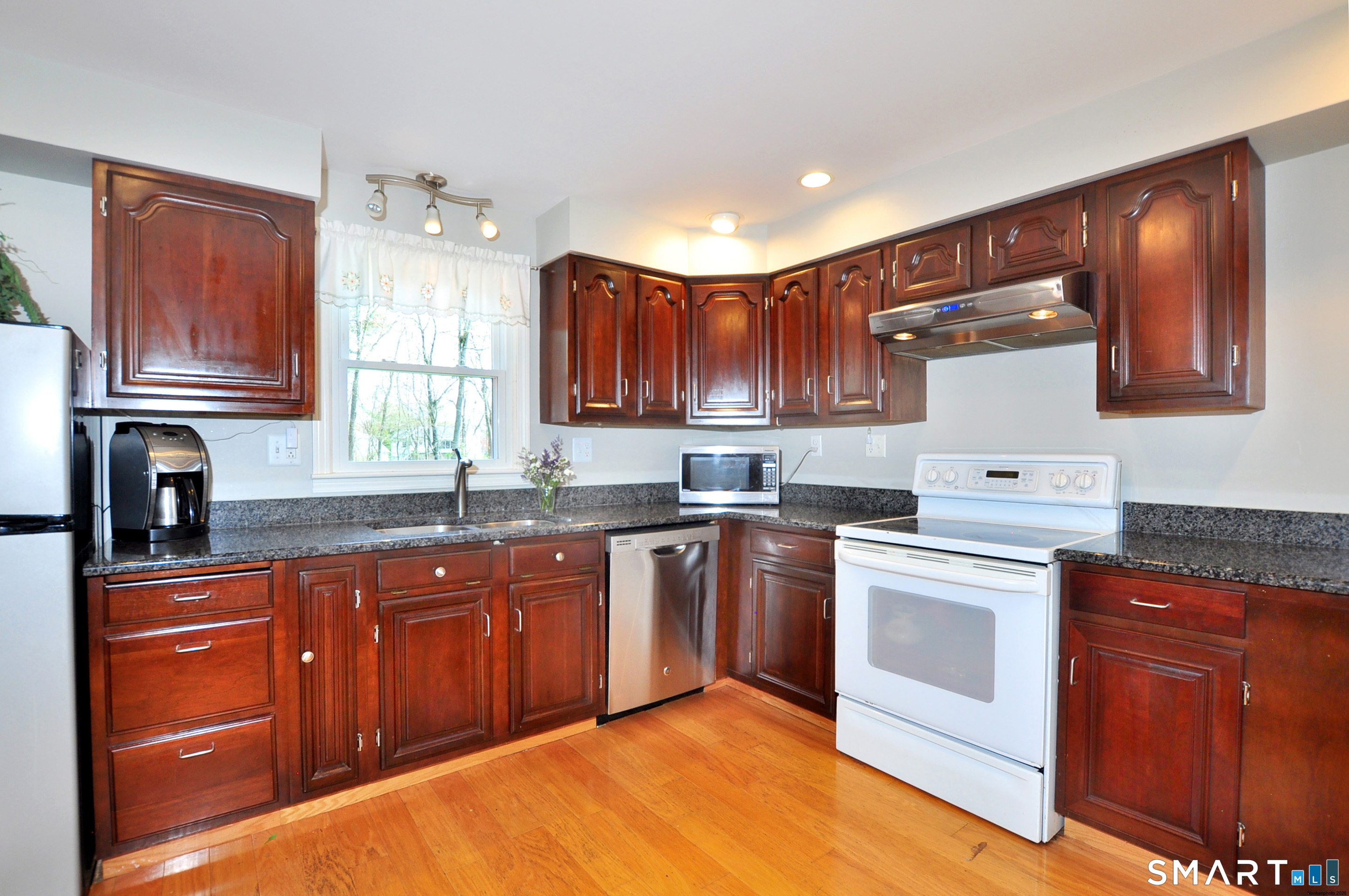 36 Pilgrim Drive Windsor CT 06095
