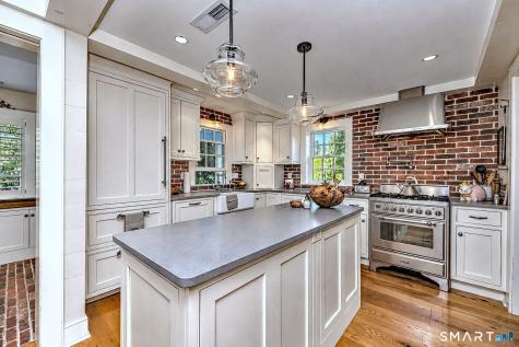 448 Pequot Avenue Fairfield CT 06890