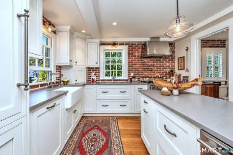 448 Pequot Avenue Fairfield CT 06890