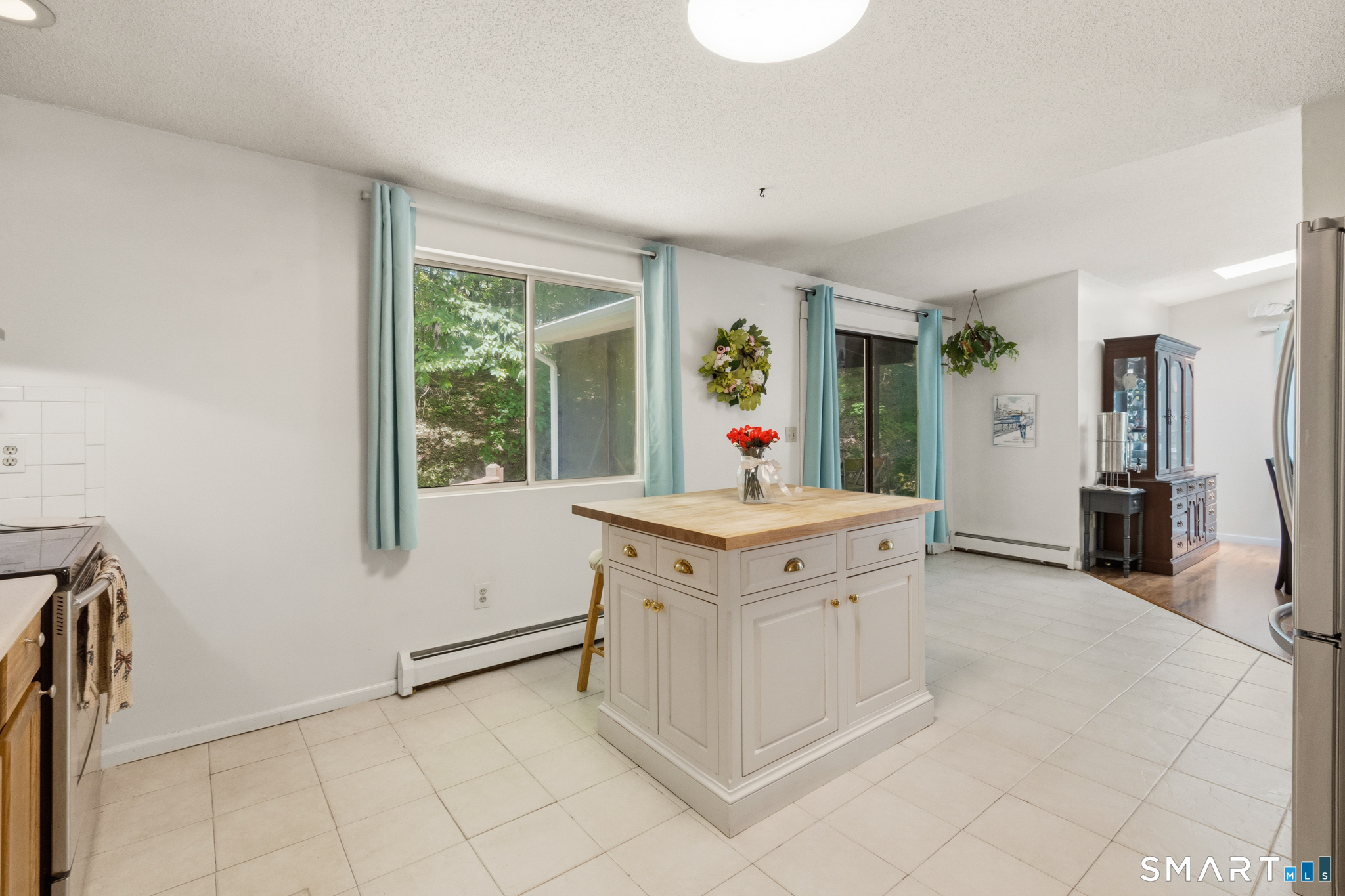 72 Old Meadow Plain Road Simsbury CT 06089