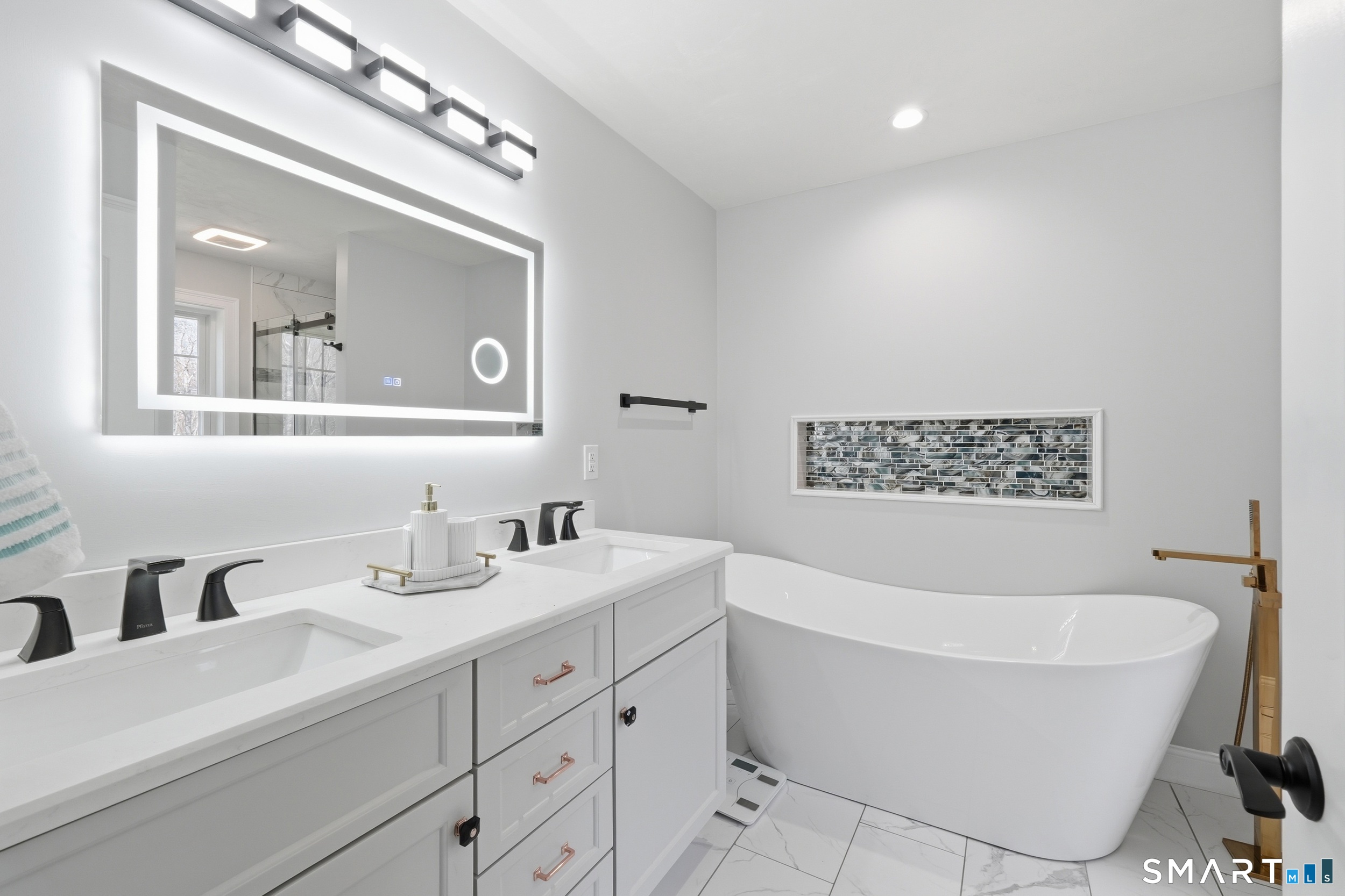 38 Madison Avenue Thompson CT 06277