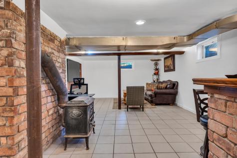 64 Dohm Avenue Guilford CT 06437