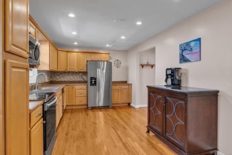 64 Dohm Avenue Guilford CT 06437