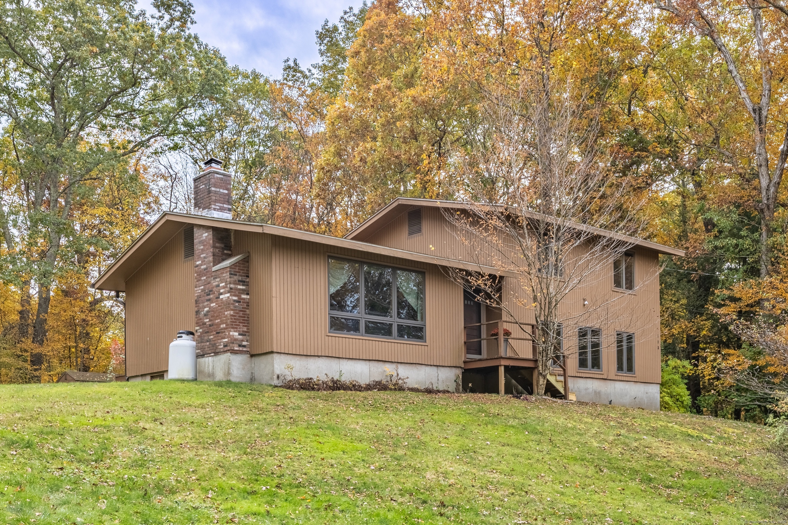 113 Hillyndale Road Mansfield CT 06268