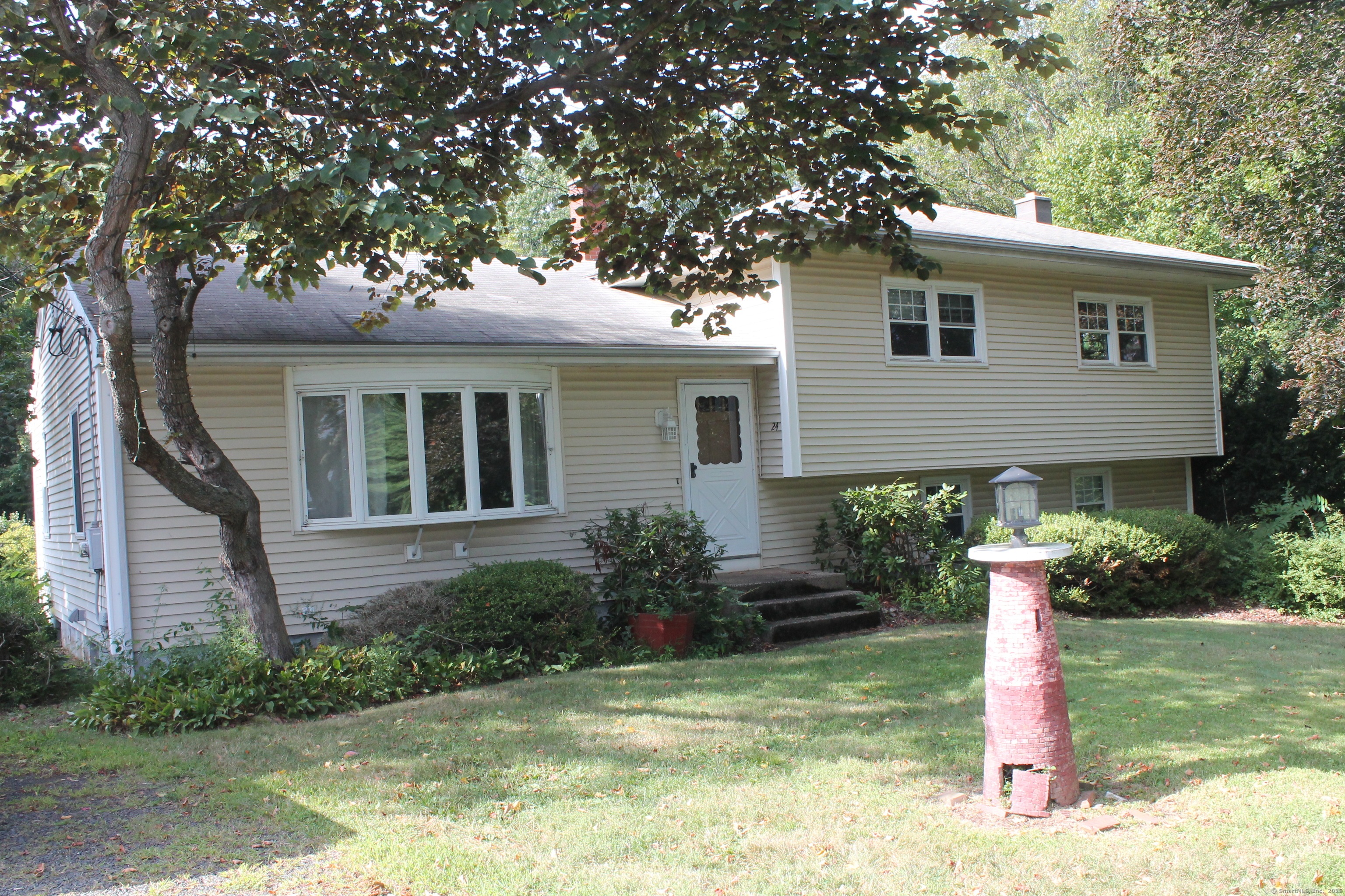 24 Stantack Road Middletown CT 06457