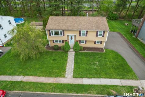126 Cartpath Drive Meriden CT 06450
