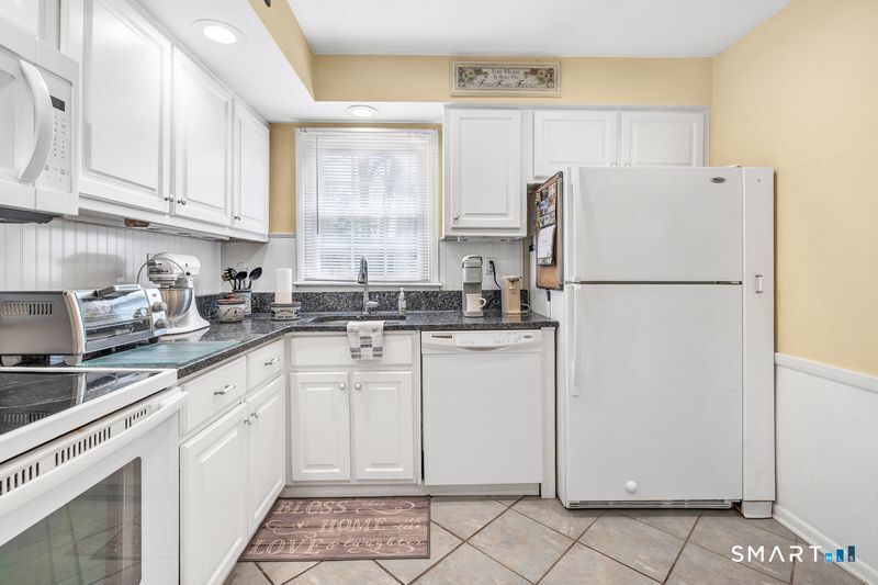 52 Robin Lane Fairfield CT 06824