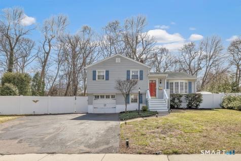 52 Robin Lane Fairfield CT 06824
