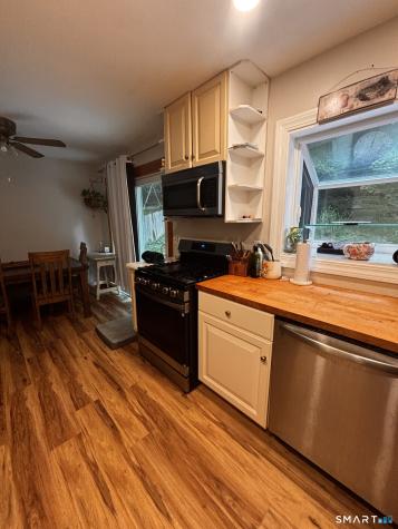 138 Red Robin Road Naugatuck CT 06770
